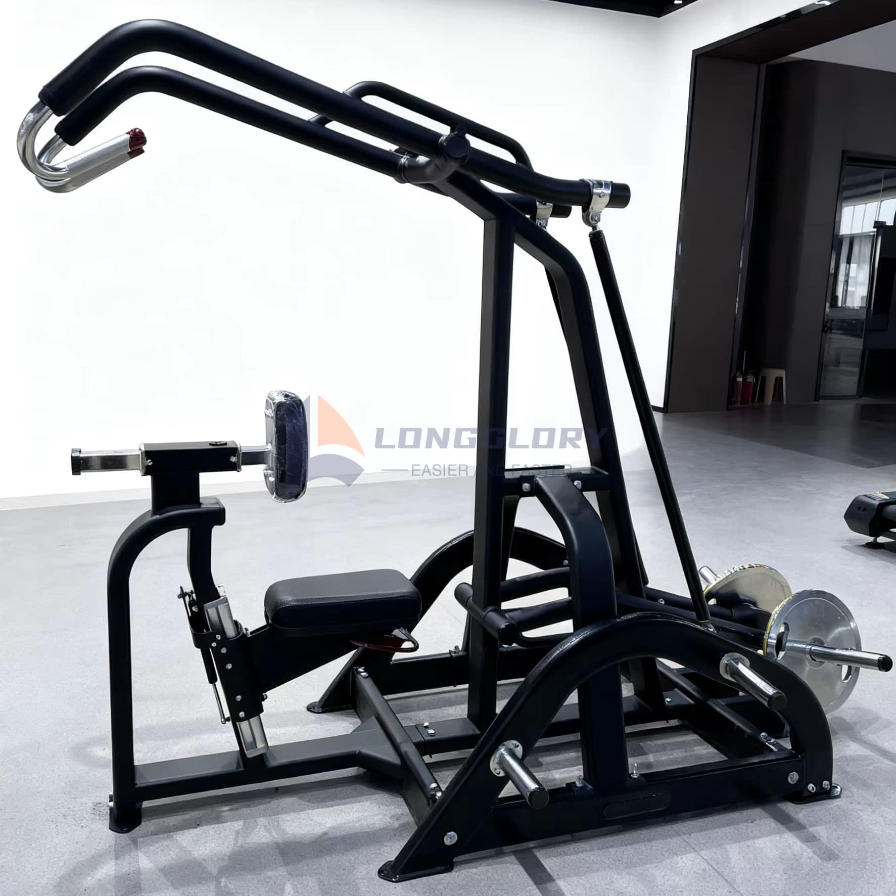 Două moduri de a utiliza aparatul Lat Pulldown