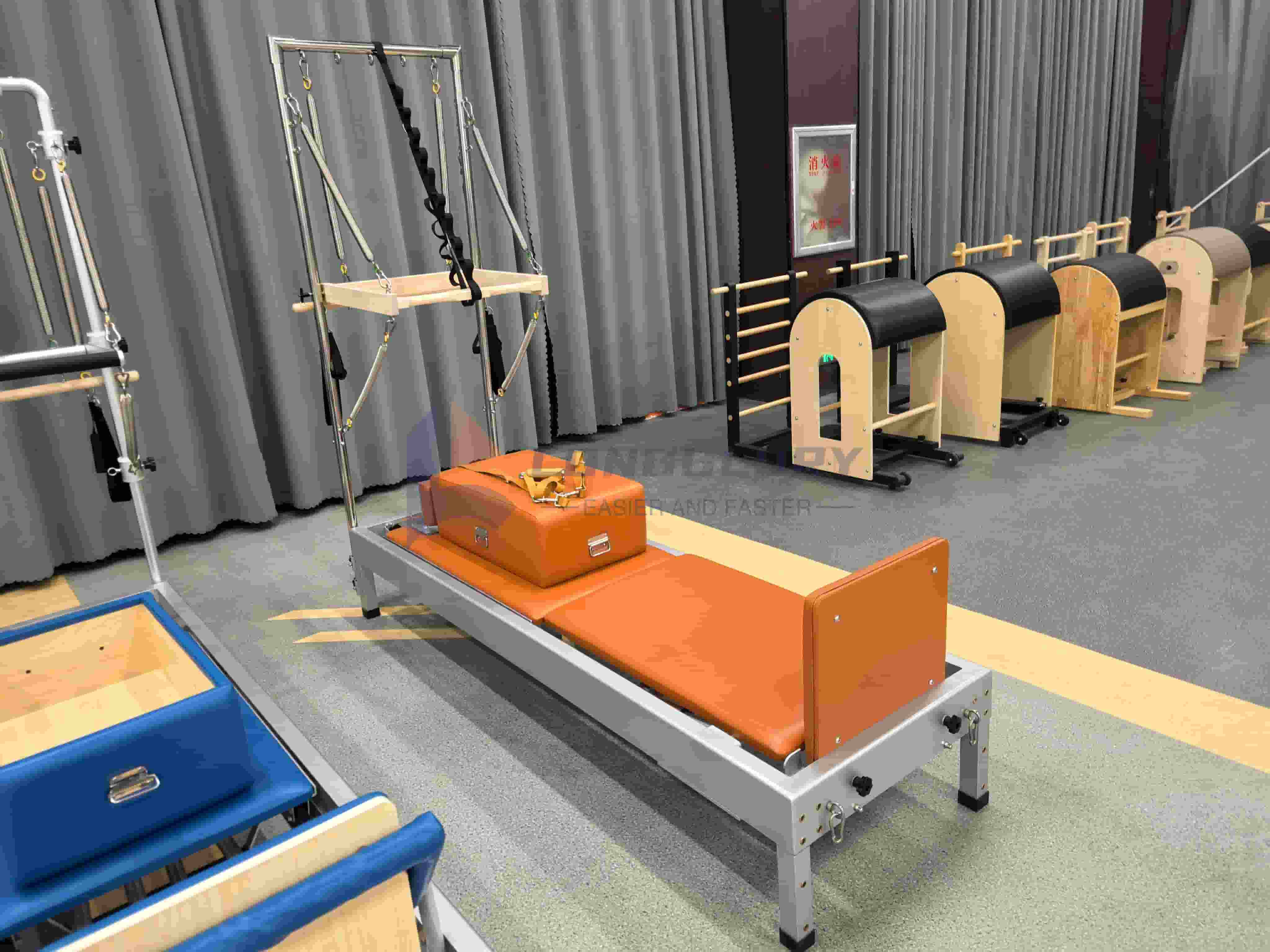 Reformator Pilates din aluminiu cu turn